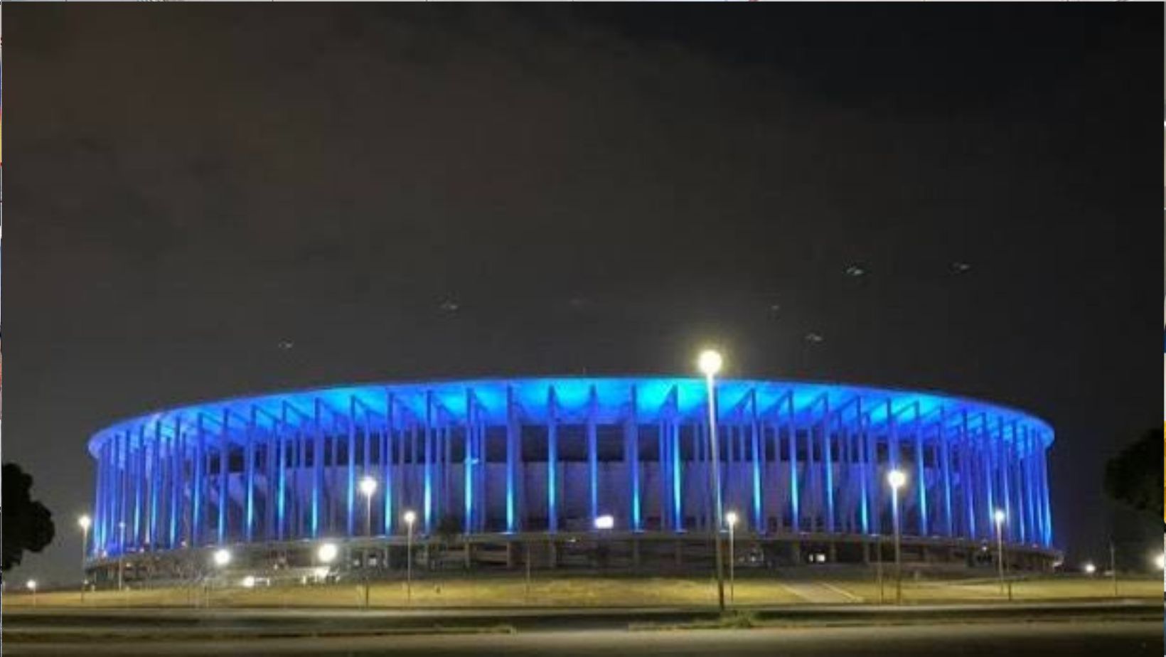 No momento, você está visualizando Onda azul da Administração – Monumentos ganham iluminação especial em homenagem aos 60 anos da profissão